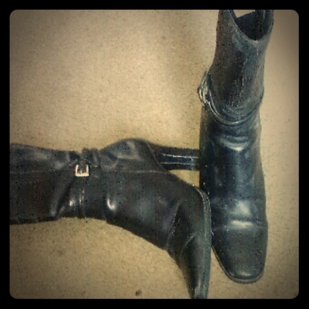 High heeled boots